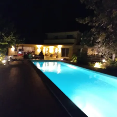 Vakantiehuis Pianiccia-villa Standing- Pieds Dans L'eau-piscine Privee